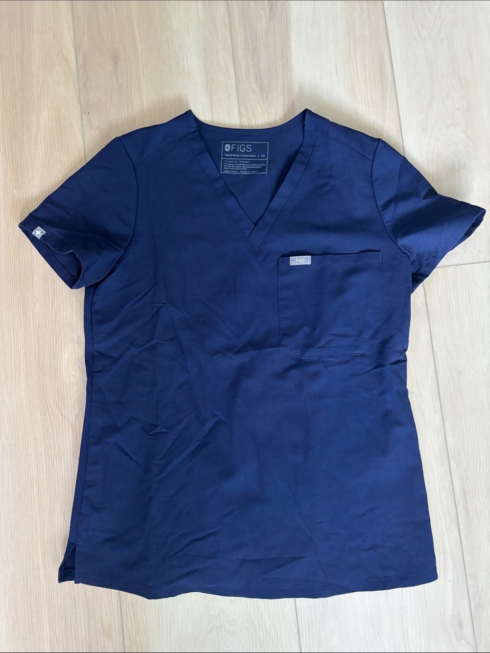 Figs Women's Navy Catarina Scrub Top & Zamora Jogger XS/XSP - Picture 4 of 5